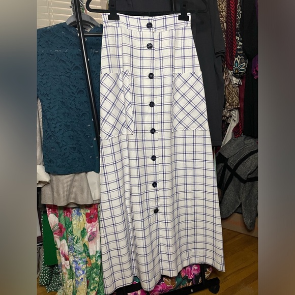 Dresses & Skirts - 70s Maxi Skirt